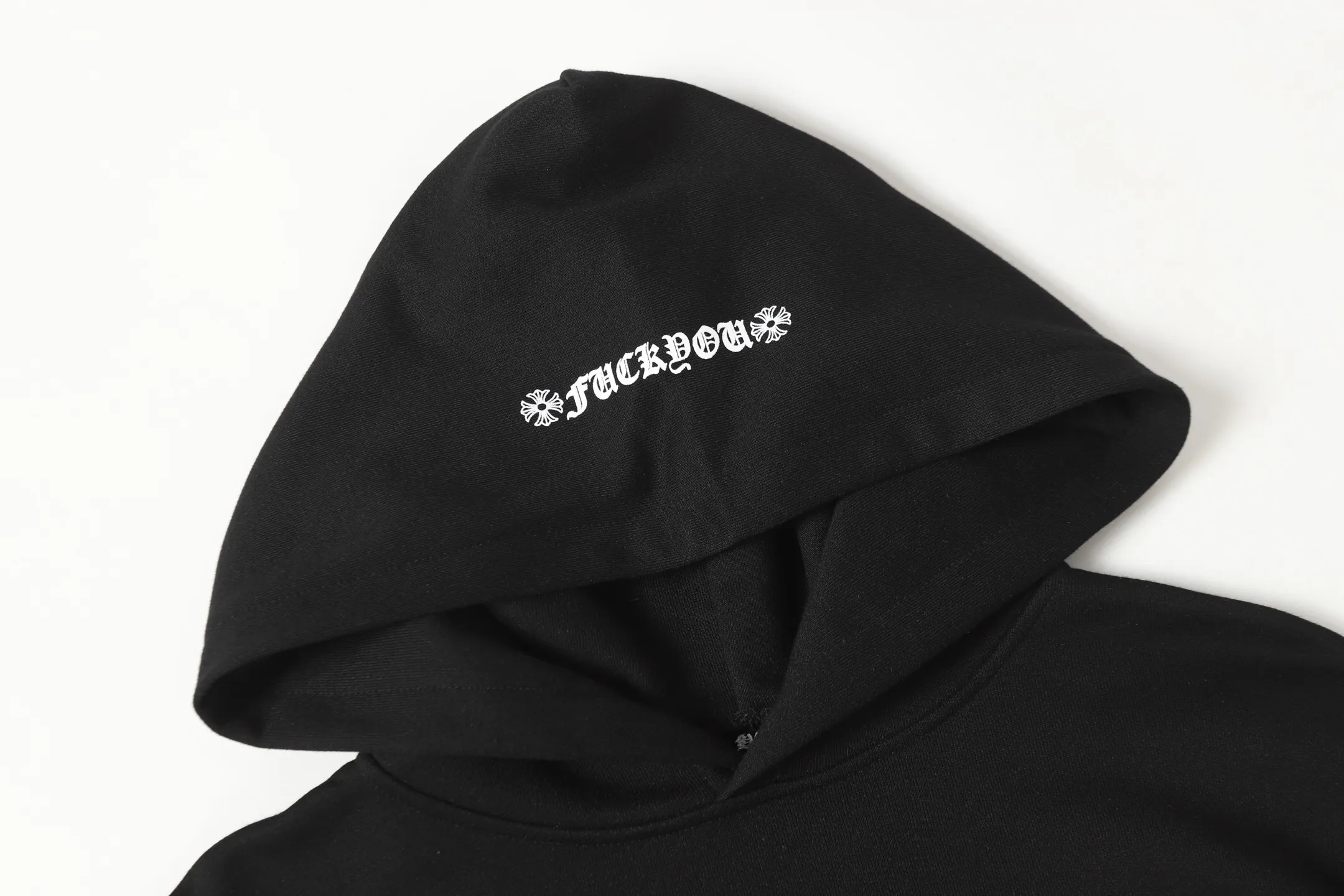 P240 3117 cross-border running quantity model. If you are pursuing quality, please do not place an order. -Chrome Hearts/Chrome Hearts Daughter Sanskrit printed hooded sweatshirt -High weight, high density and high quality. The wool is soft, delicate and skin-friendly. It feels soft and silky. It has excellent warmth and skin-friendly properties. S M L XL
